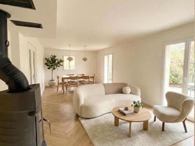 Propriété 7 pièces de 239 m²