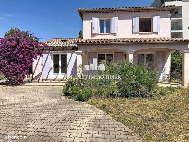 Propriété 4 pièces 104 m²