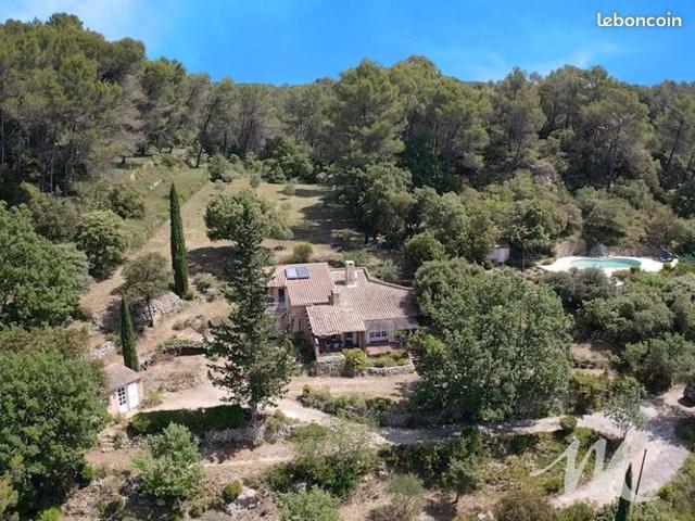 Propriété 4 pièces 104 m²