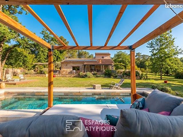 Propriété 4 pièces 104 m²