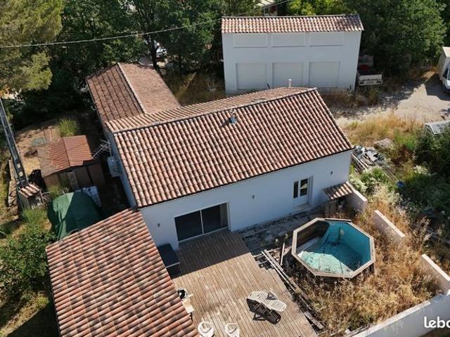 Propriété 4 pièces 105 m²