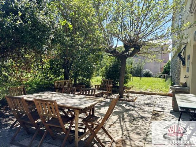 Propriété 4 pièces 105 m²