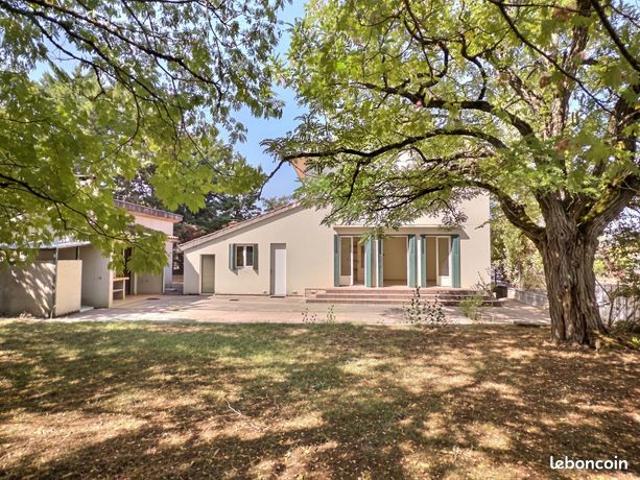 Propriété 4 pièces 108 m²