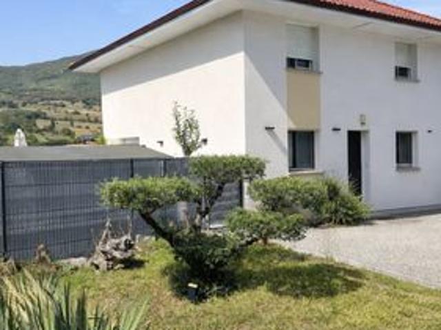 Propriété 4 pièces 109 m²