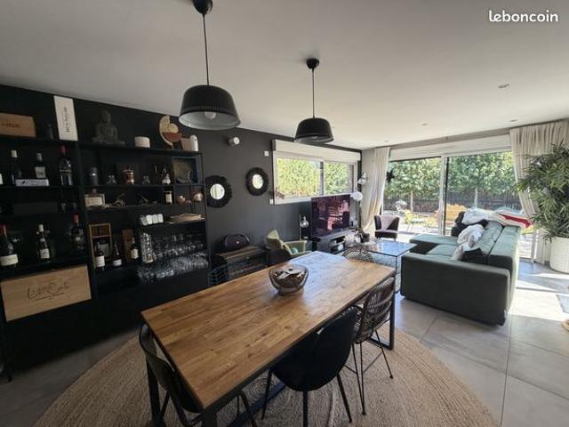 Propriété 4 pièces 101 m²