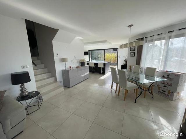 Propriété 4 pièces 101 m²
