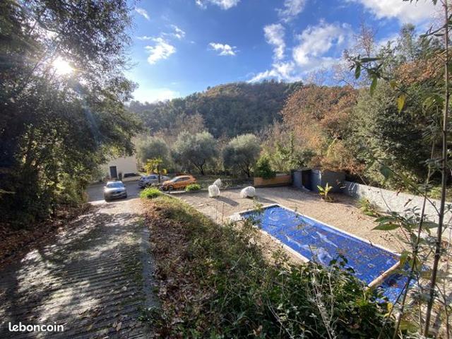 Propriété 4 pièces 114 m²