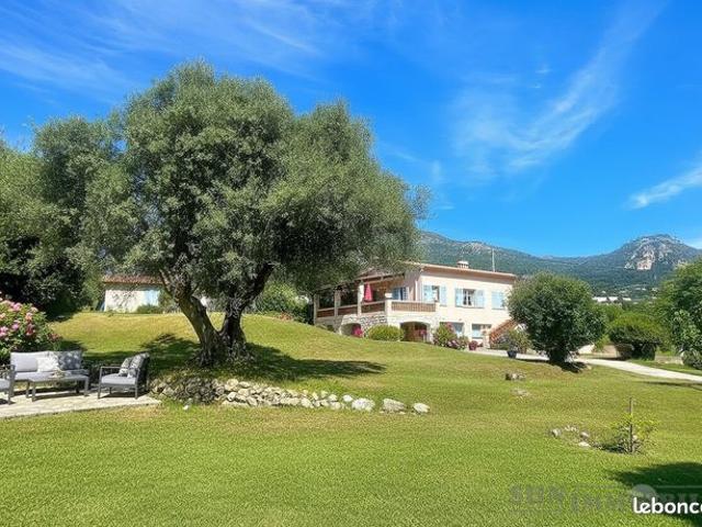 Propriété 4 pièces 110 m²