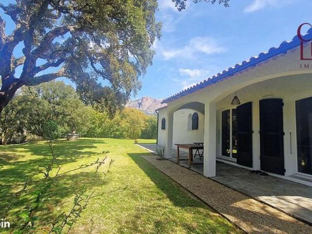 Propriété 4 pièces 111 m²