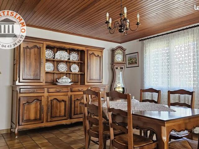 Propriété 4 pièces 121 m²