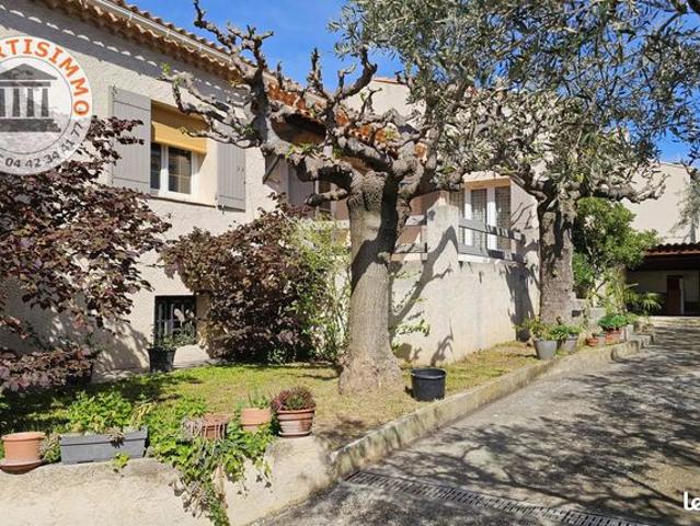 Propriété 4 pièces 121 m²