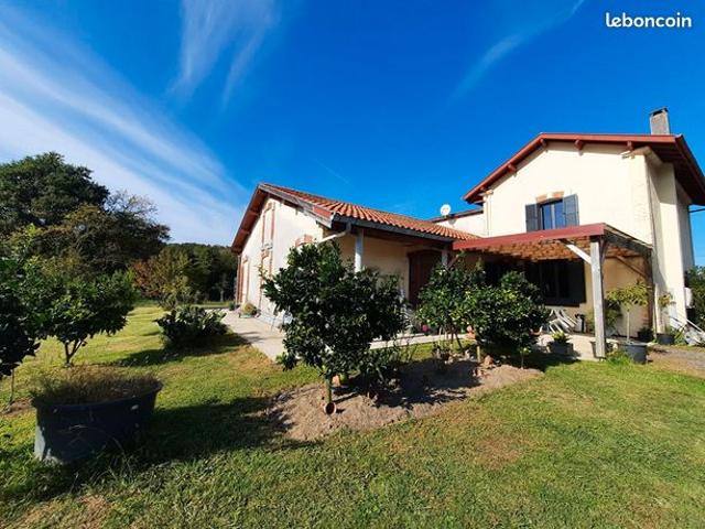 Propriété 4 pièces 134 m²