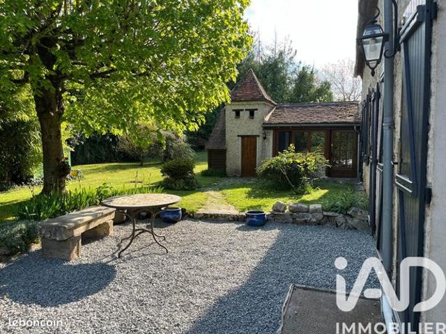 Propriété 4 pièces 135 m²