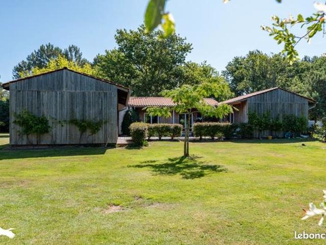 Propriété 4 pièces 135 m²