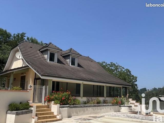 Propriété 4 pièces 135 m²