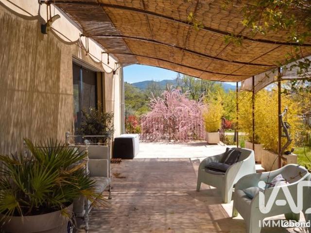 Propriété 4 pièces 136 m²