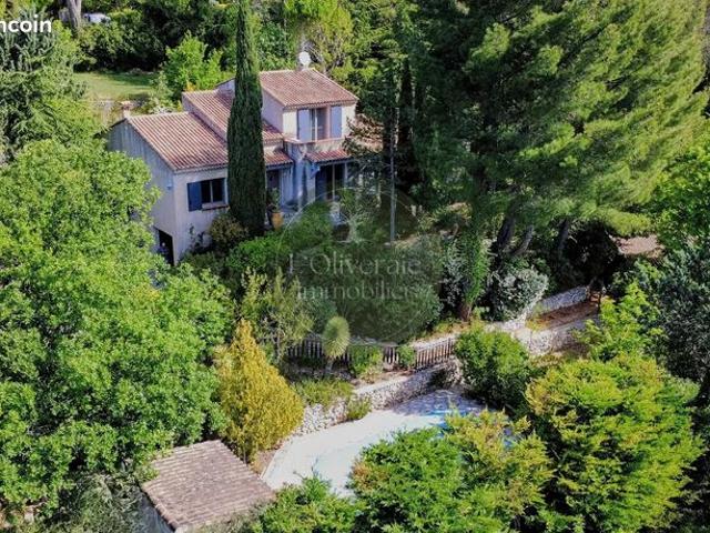 Propriété 4 pièces 137 m²