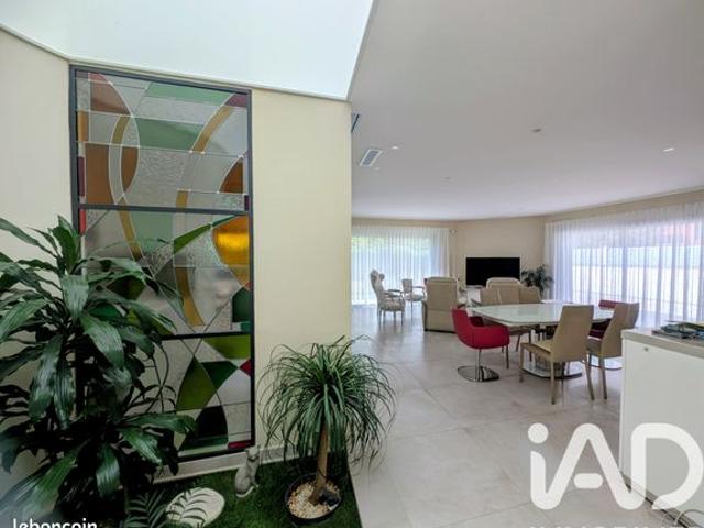 Propriété 4 pièces 137 m²