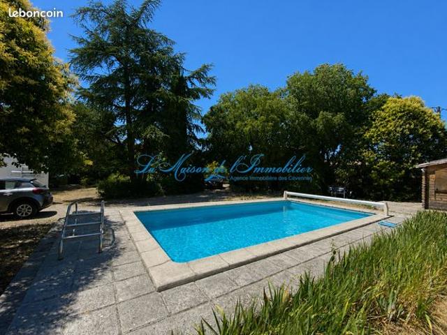 Propriété 4 pièces 130 m²