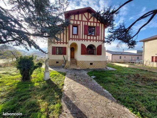 Propriété 4 pièces 130 m²