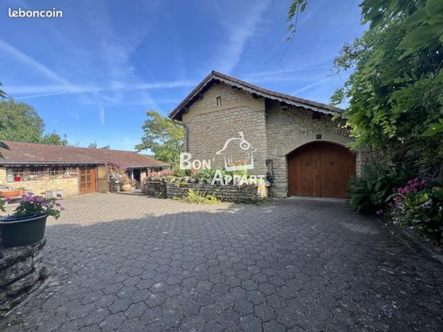 Propriété 4 pièces 130 m²