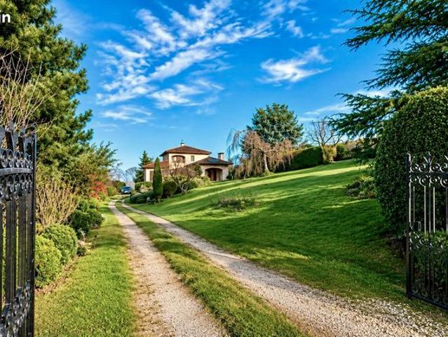 Propriété 4 pièces 130 m²
