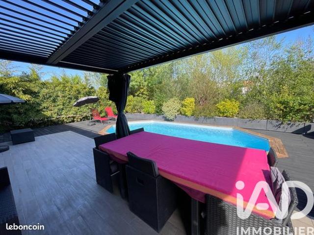 Propriété 4 pièces 144 m²