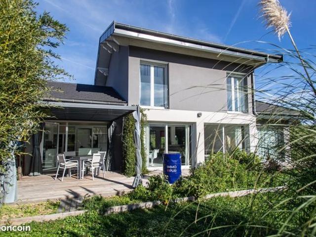 Propriété 4 pièces 144 m²