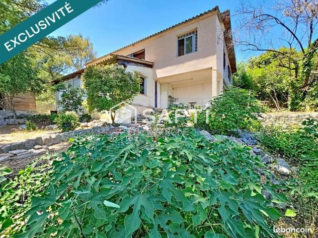 Propriété 4 pièces 145 m²