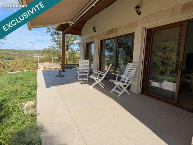 Propriété 4 pièces 145 m²