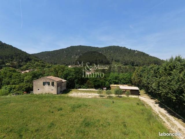 Propriété 4 pièces 145 m²