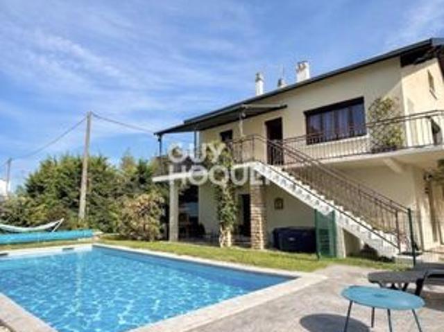 Propriété 4 pièces 146 m²