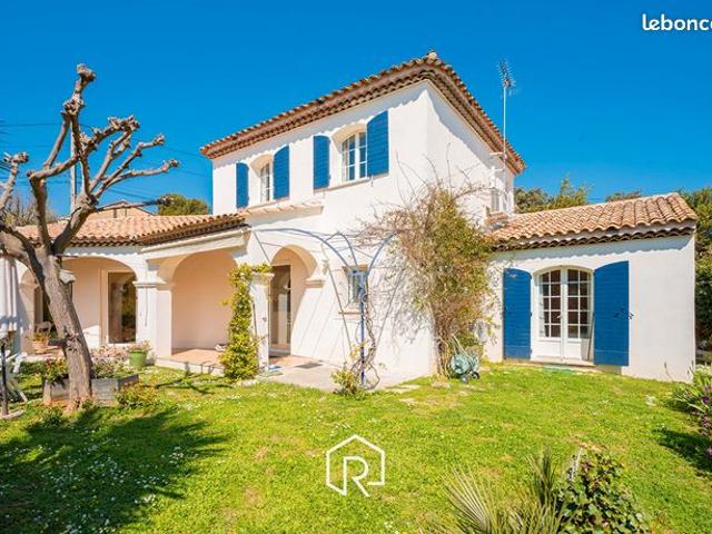 Propriété 4 pièces 147 m²