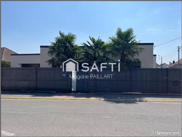 Propriété 4 pièces 148 m²