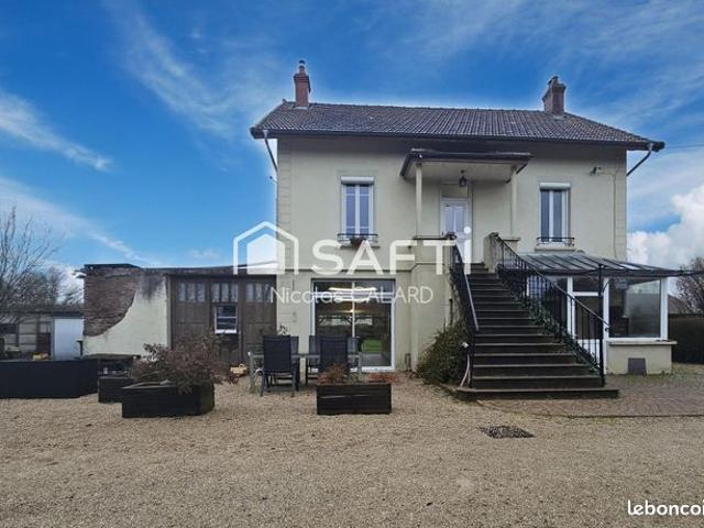 Propriété 4 pièces 148 m²