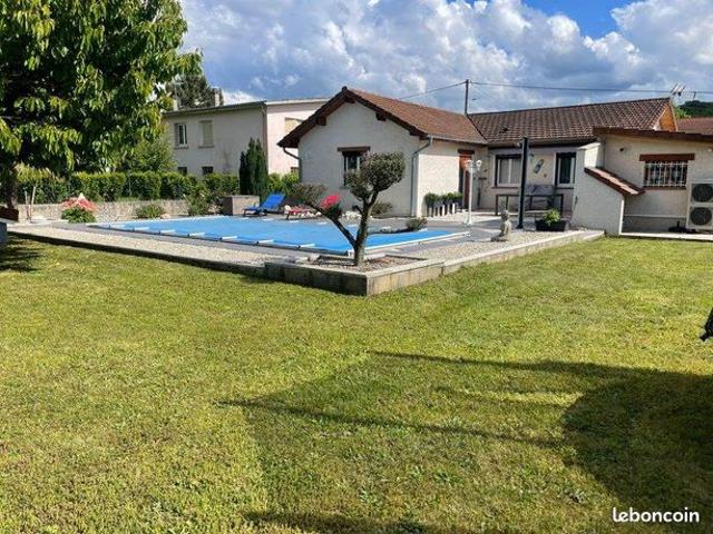 Propriété 4 pièces 140 m²