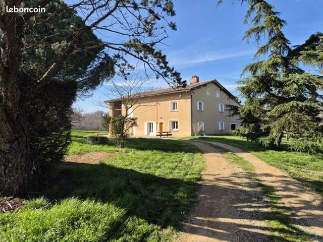 Propriété 4 pièces 140 m²