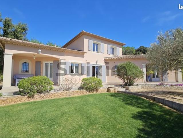 Propriété 4 pièces 142 m²