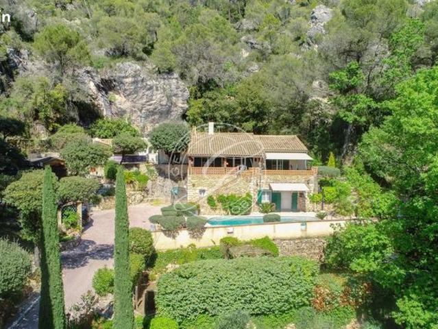 Propriété 4 pièces 142 m²