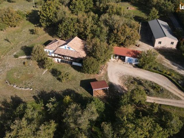 Propriété 5 pièces 143 m²