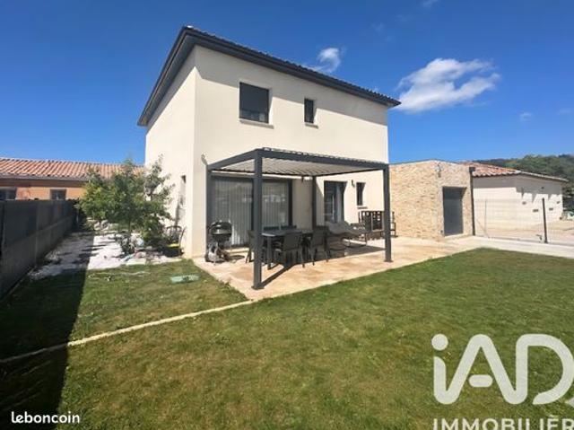 Propriété 4 pièces 155 m²