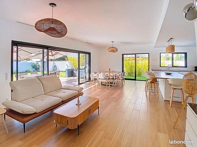 Propriété 4 pièces 156 m²