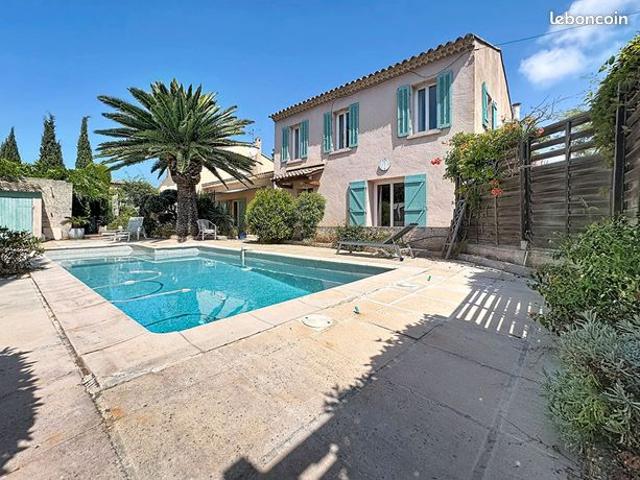 Propriété 4 pièces 156 m²