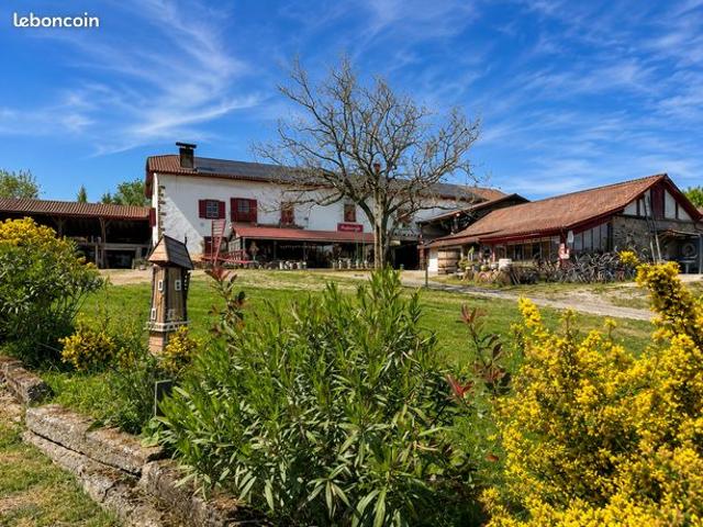 Propriété 4 pièces 157 m²