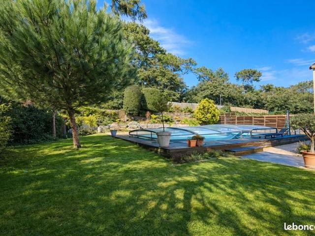 Propriété 4 pièces 158 m²