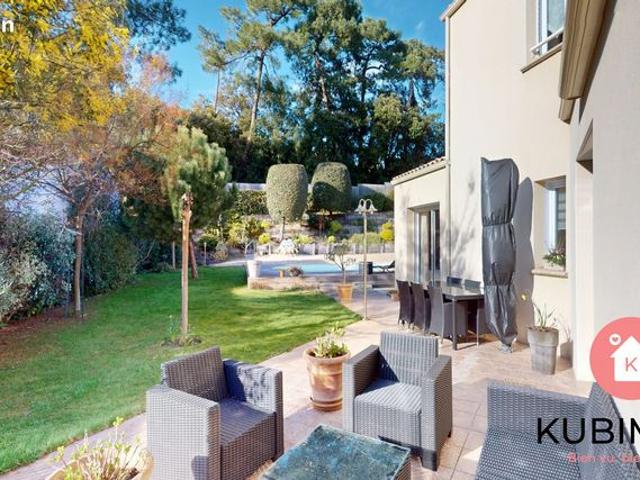 Propriété 4 pièces 158 m²