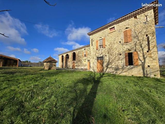 Propriété 4 pièces 159 m²