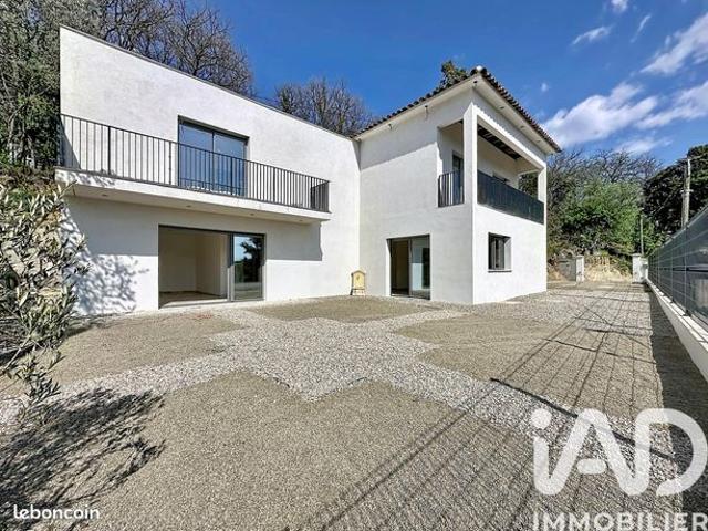 Propriété 4 pièces 150 m²