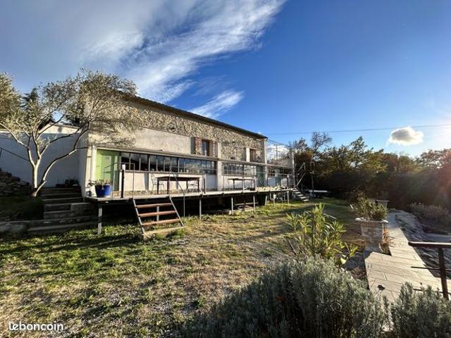 Propriété 4 pièces 150 m²