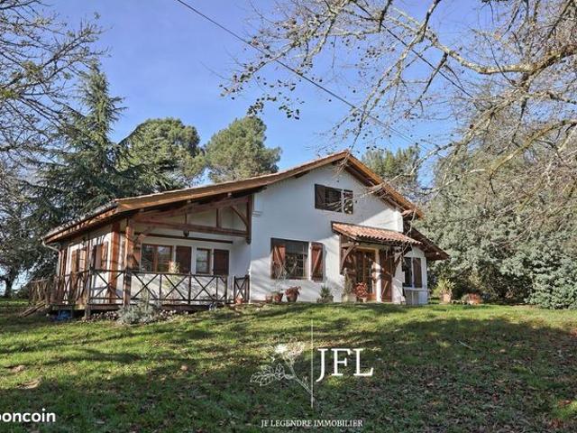 Propriété 4 pièces 151 m²
